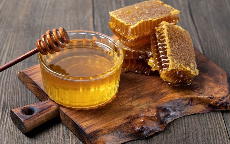 bệnh trĩ có uống được mật ong không