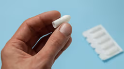 Thuốc đặt utrogestan và cyclogest có giống nhau không?