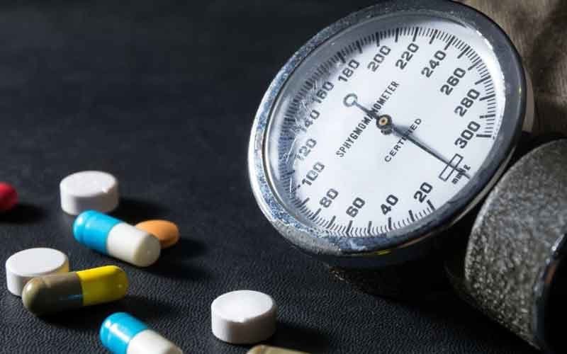 Uống thuốc xương khớp có làm tăng huyết áp không