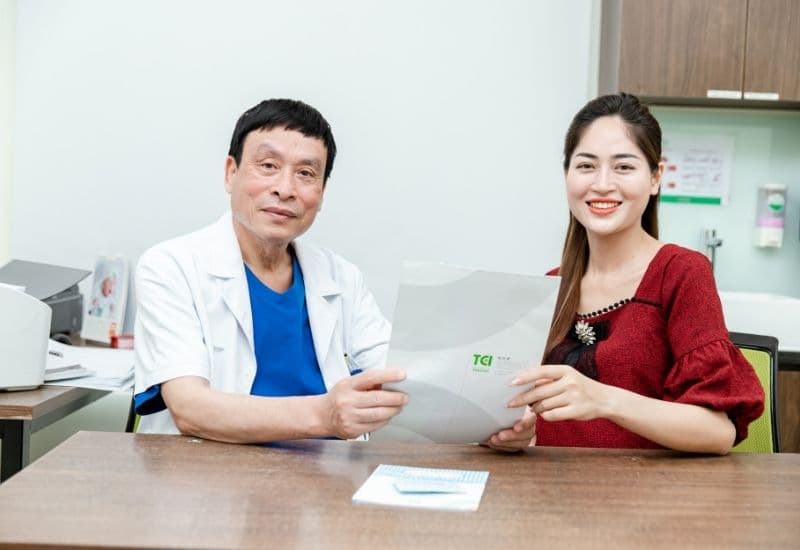 bà bầu đi tiểu nhiều lần nhưng ít nước