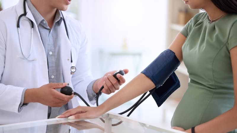 dấu hiệu tiền sản giật nhẹ