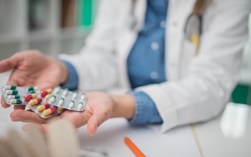 thuốc kháng sinh uống bao lâu thì ngấm