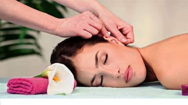 Bấm huyệt trị điếc tai được không?