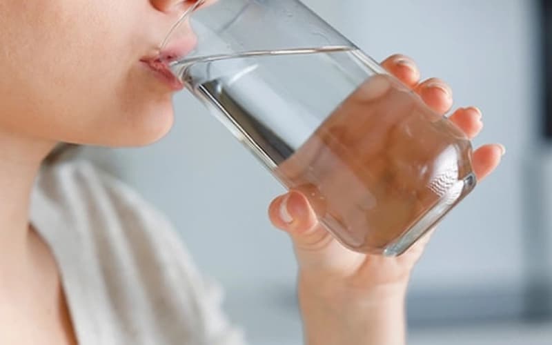 say rượu uống gì để giải rượu