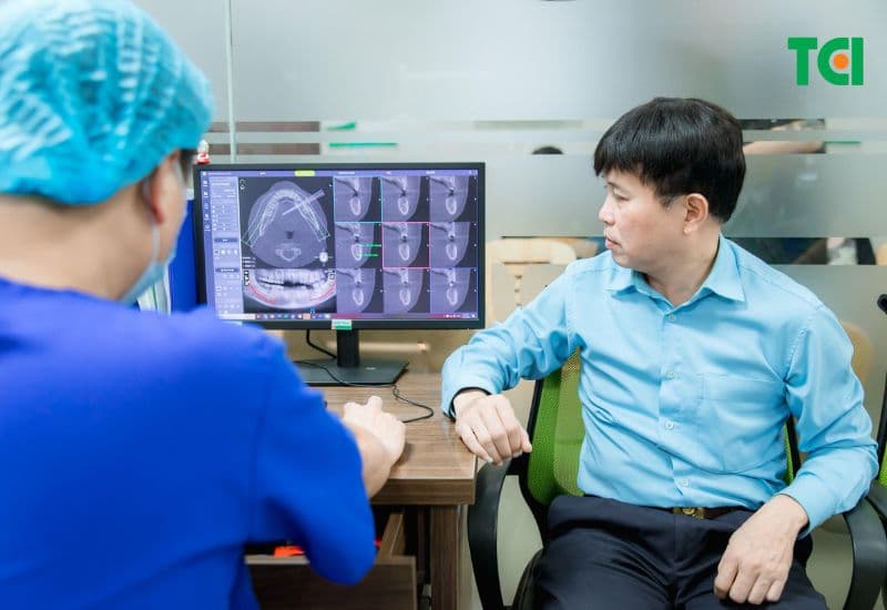 mất 2 răng cửa có niềng được không