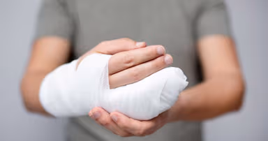 Nguyên nhân gây đứt gân duỗi tay