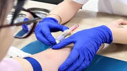 Xét nghiệm máu có phát hiện nhiễm trùng máu không?