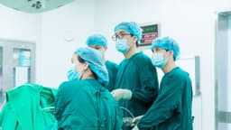 Phẫu thuật nội soi điều trị tăng tiết mồ hôi: Chỉ định, cách thực hiện