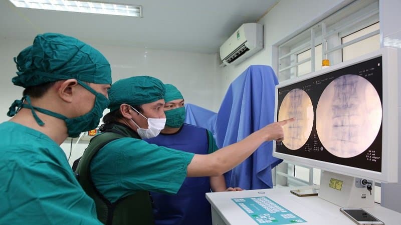 gãy đốt sống lưng L2