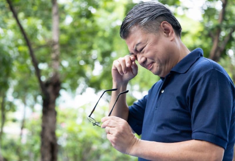 Dấu hiệu các bệnh lý về mắt ở người bị bệnh mạn tính