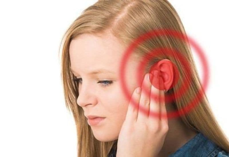 viêm tai giữa gây thủng màng nhĩ