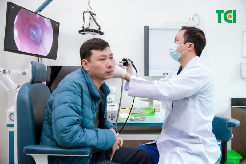 đặt ống thông khí màng nhĩ có nguy hiểm không