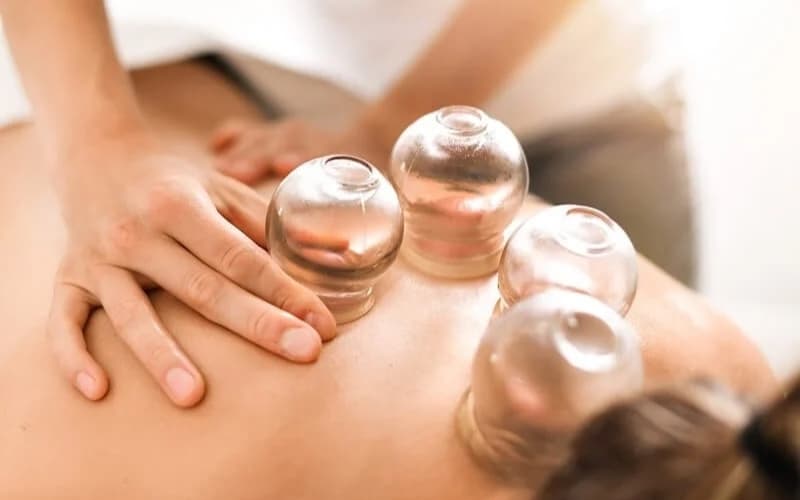 giác hơi trị đau lưng