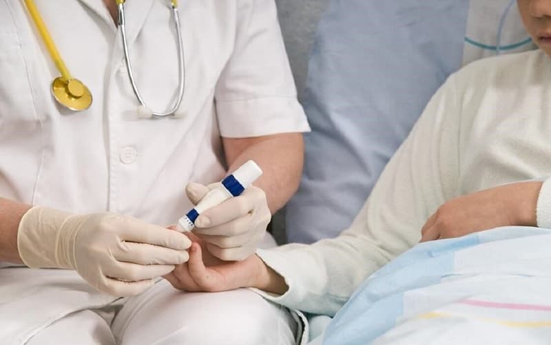 người già bị tiểu đường có nguy hiểm không