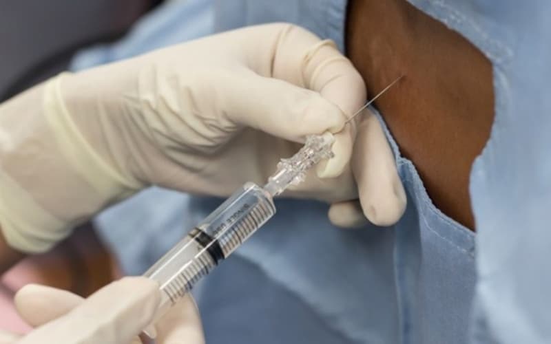 thủy châm viêm quanh khớp vai