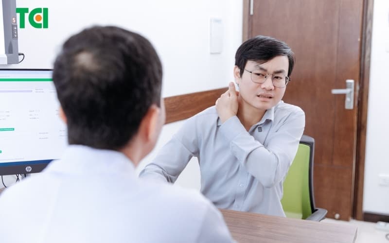 thủy châm viêm quanh khớp vai