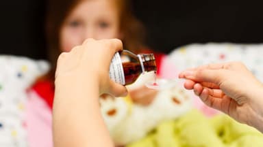 Vì sao trẻ uống thuốc hạ sốt mà không hạ?