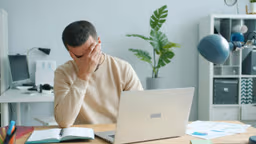 Hay đau đầu có nên tiêm thuốc bổ não không?