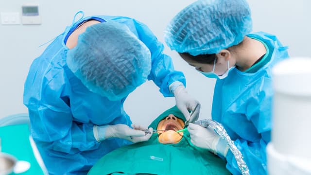 Nhổ răng số 7 bao lâu thì trồng lại được?