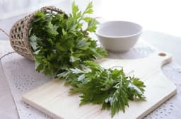 Chườm ngải cứu chữa đau vai gáy được không?