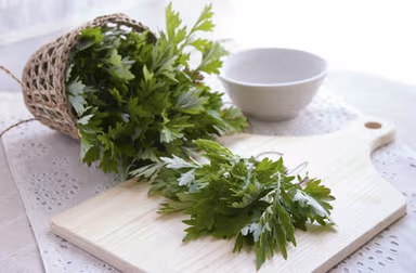 Chườm ngải cứu chữa đau vai gáy được không?
