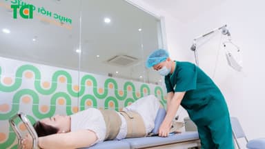 Quy trình kéo giãn cột sống thắt lưng như thế nào để đảm bảo hiệu quả và an toàn?