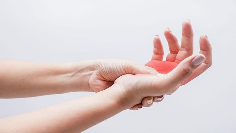 Tại sao lại bị tê bì chân tay?