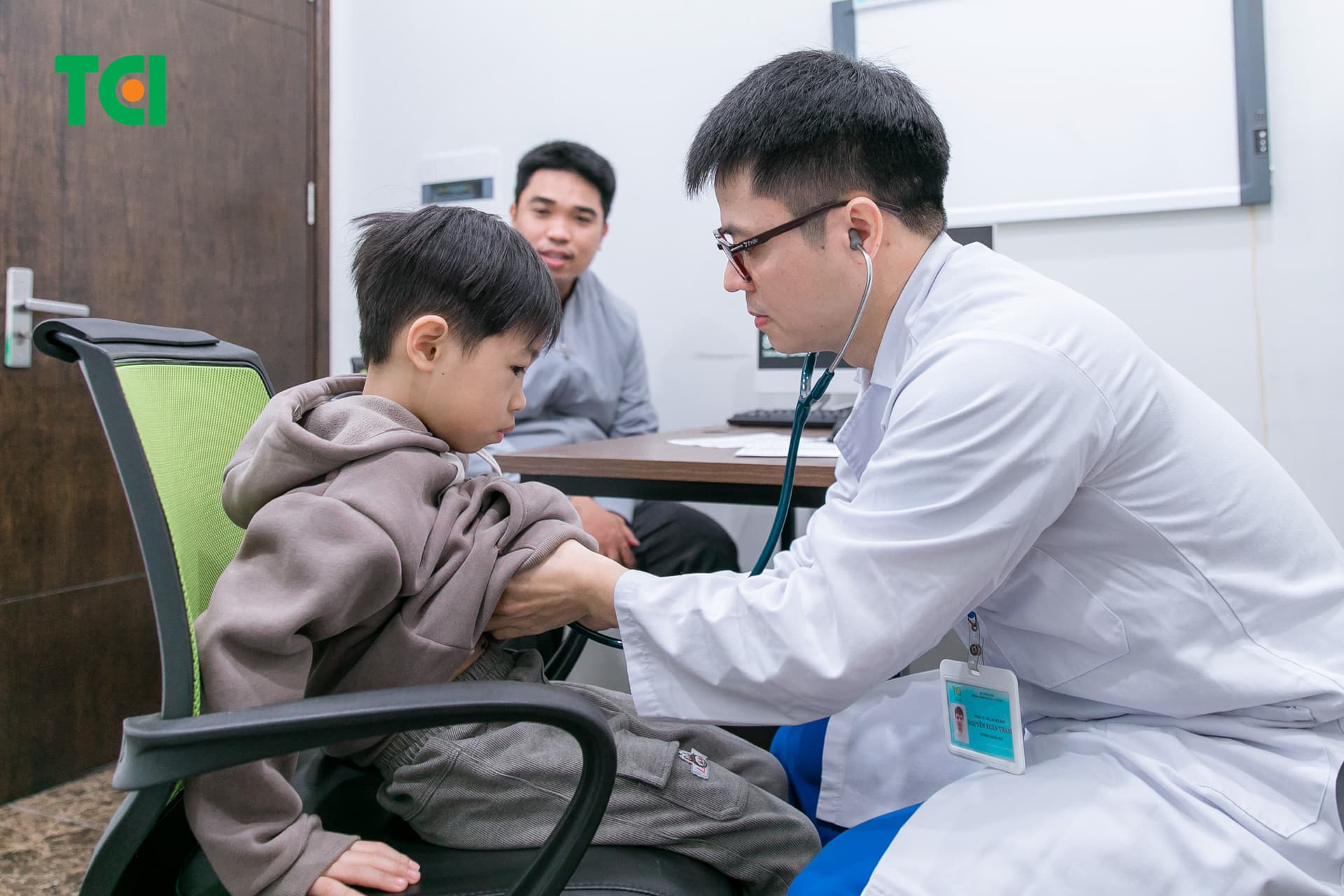 Kinh nghiệm thực tế là yếu tố rất quan trọng khi lựa chọn bác sĩ nhi khoa tại Linh Đàm