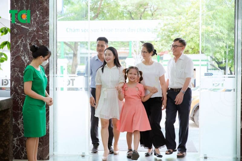Xem khách hàng như người thân, khám bệnh bằng trái tim, giao tiếp bằng nụ cười là kim chỉ nam tại TCI.