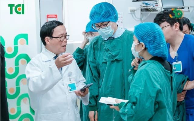 TTƯT-PGS-TS-BS Vũ Văn Khiên chia sẻ nhiều kinh nghiệm thực tiễn tại sự kiện