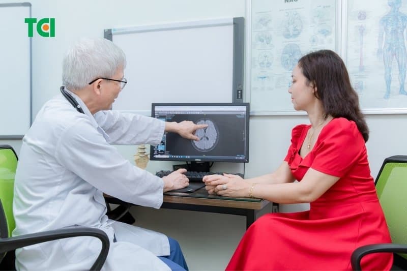 chụp mri não có cần tiêm thuốc cản quang không