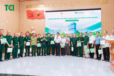Thu Cúc TCI trao quà, khám sức khỏe miễn phí cho Cựu chiến binh phường Lê Thanh Nghị – Hải Phòng