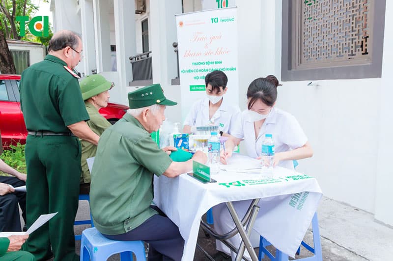 Thu Cúc TCI tri ân Cựu chiến binh phường Lê Thanh Nghị