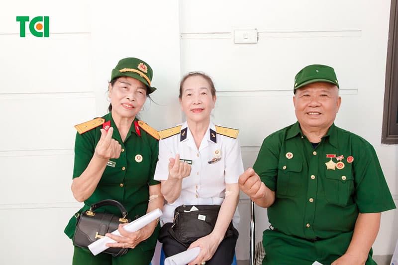 Thu Cúc TCI tri ân Cựu chiến binh phường Lê Thanh Nghị