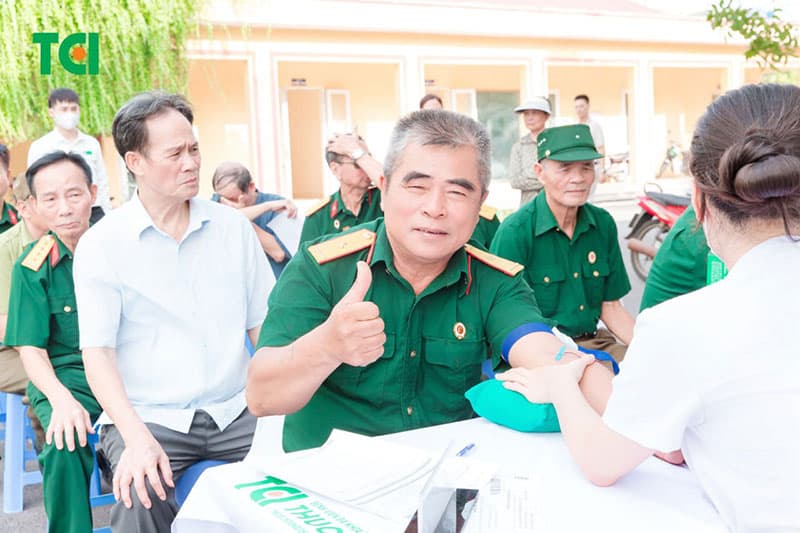 Thu Cúc TCI tri ân Cựu chiến binh phường Lê Thanh Nghị