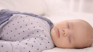 Bé 2 tháng tuổi ngủ bao nhiêu tiếng 1 ngày? Lịch ngủ phù hợp để trẻ phát triển khỏe mạnh