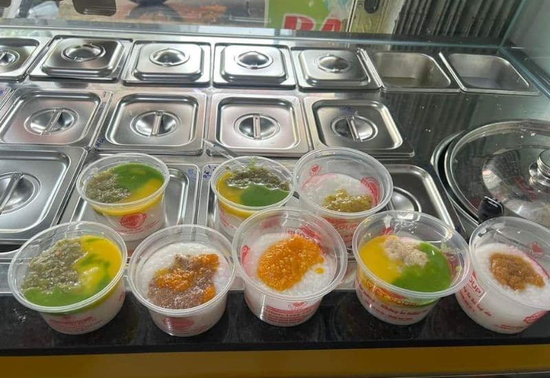 có nên cho trẻ ăn cháo dinh dưỡng ngoài hàng