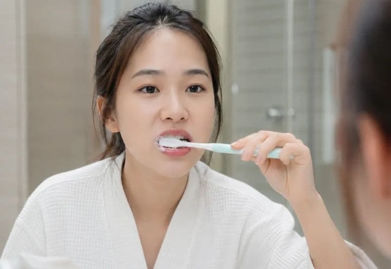 có nên đánh răng 3 lần 1 ngày