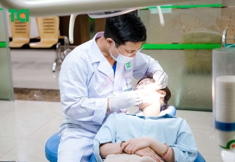 Bị buốt, ê răng nên làm gì?