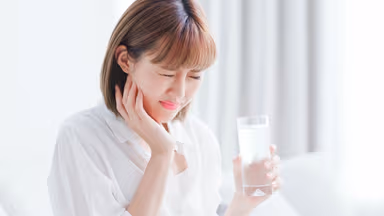 Vì sao lấy cao răng xong bị ê buốt?