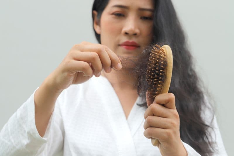 rụng tóc có phải ung thư không