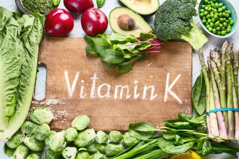 Thiếu vitamin K ở người lớn gây tác hại gì?