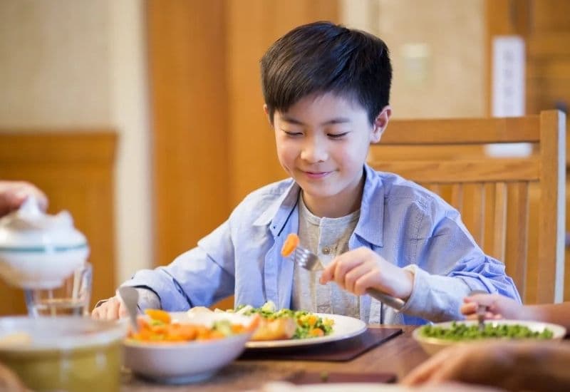 thực đơn cho trẻ suy dinh dưỡng 9 10 tuổi