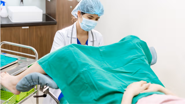 Viêm lộ tuyến cổ tử cung độ 3 có nguy hiểm không và cách chữa