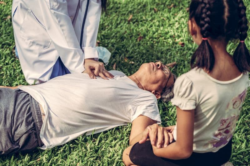 dấu hiệu xuất huyết não
