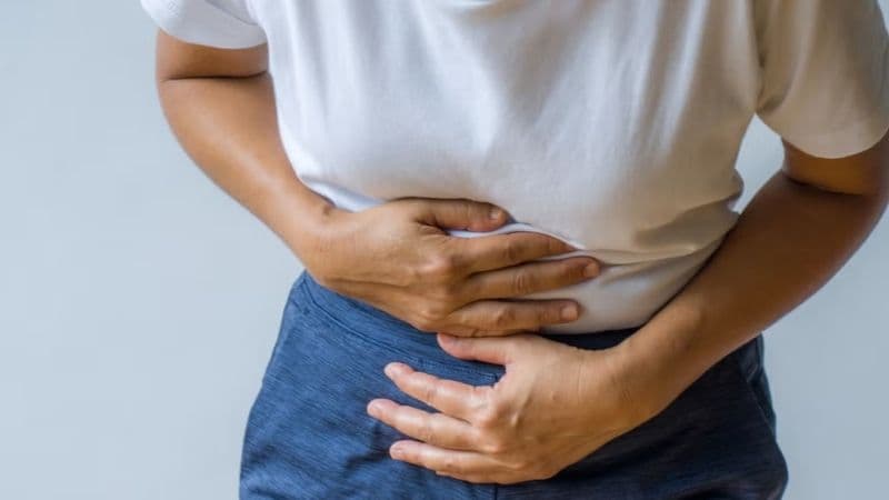Quá trình hồi phục sau cắt polyp với tình trạng đau bụng dưới và ra máu, dịch âm đạo giảm dần; kinh nguyệt thường trở lại sau khoảng 4–6 tuần.