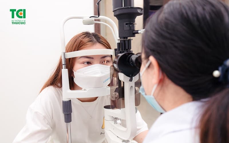 ThS.BS Lê Thị Kim Dung khám và điều trị các bệnh về mắt