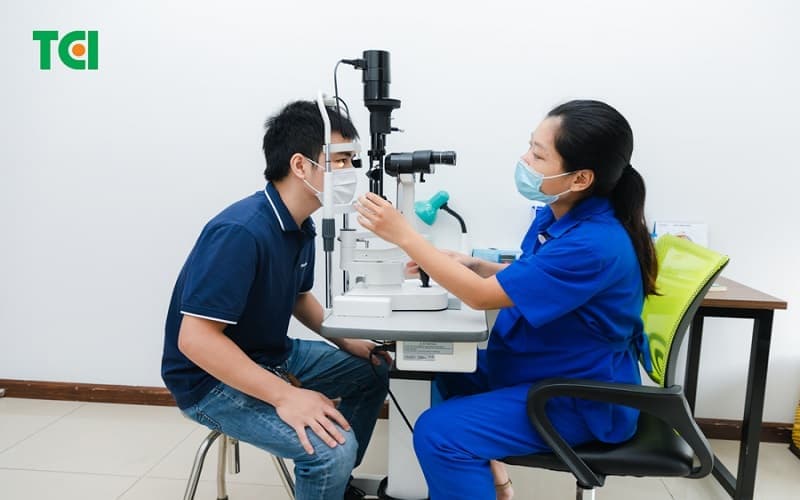 Các vấn đề về mắt cần được phát hiện và theo dõi đúng cách