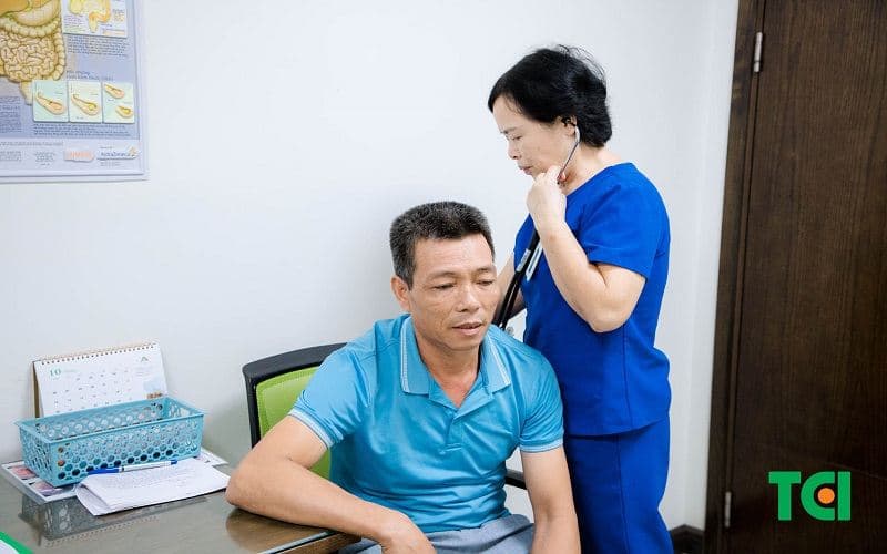 Khái niệm bác sĩ nội khoa và vai trò chính với bệnh nhân