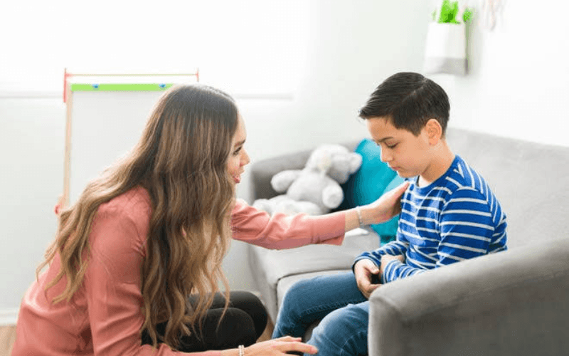 Cha mẹ cần chuẩn bị về tâm lý và vệ sinh cho bé trước đi khám